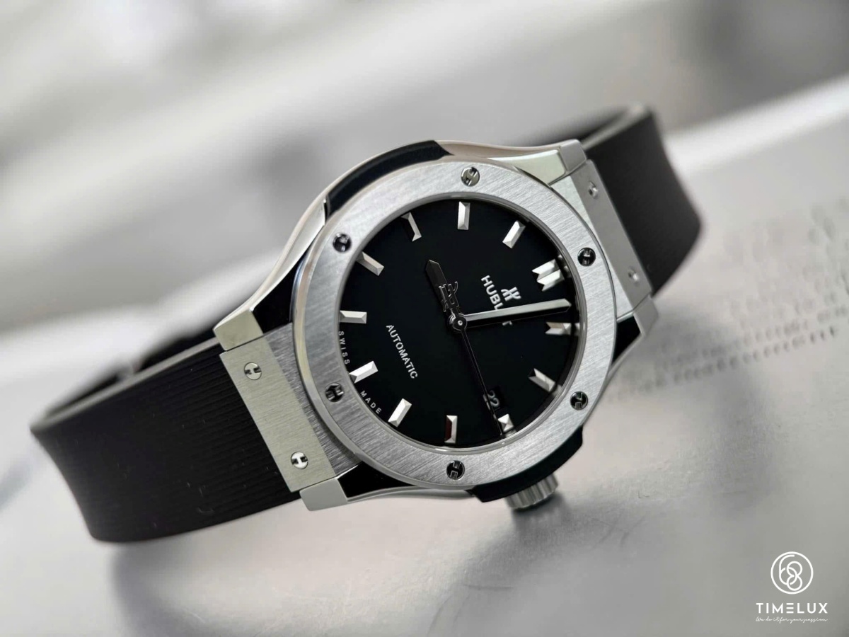 Hublot Classic Fusion Ladies Black Titanium Automatic 33mm Fullset
