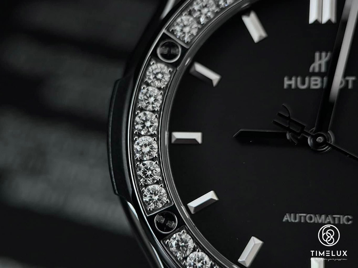 Hublot Classic Fusion Black Dial Custom Full Diamond Bezel Size 42mm Fullset Date 2021
